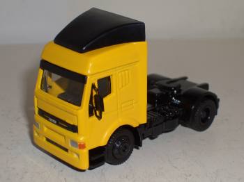 Iveco Eurotech Zugmaschine - Schuco 1:87 Automodell